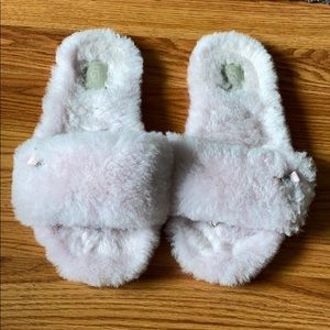 Ugg fluff slide
